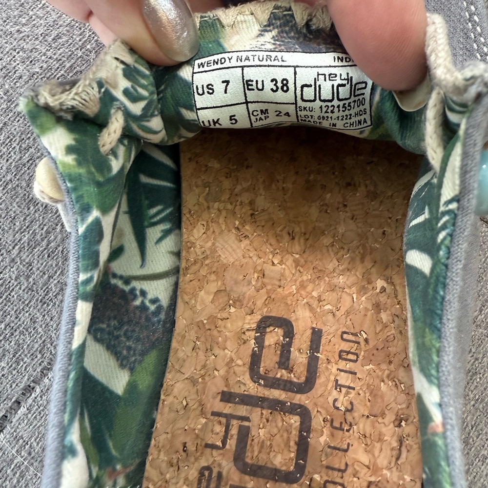 Hey Dude Light Denim / cream colored Size 7 - Picture 4 of 5